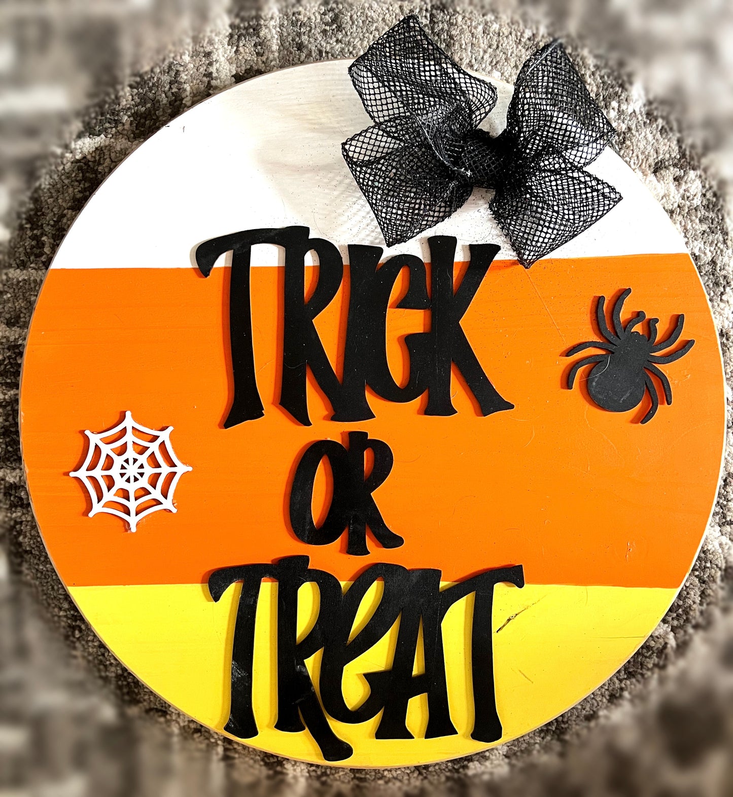 18” Halloween door hanger